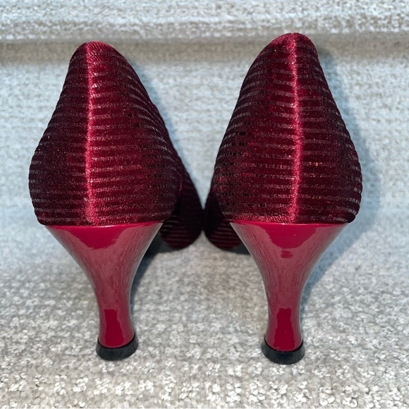 NWOB Bellini Zesty Pump Maroon Red Velvet Metallic Thin Stripe Pointed Toe Pumps - Picture 5 of 9